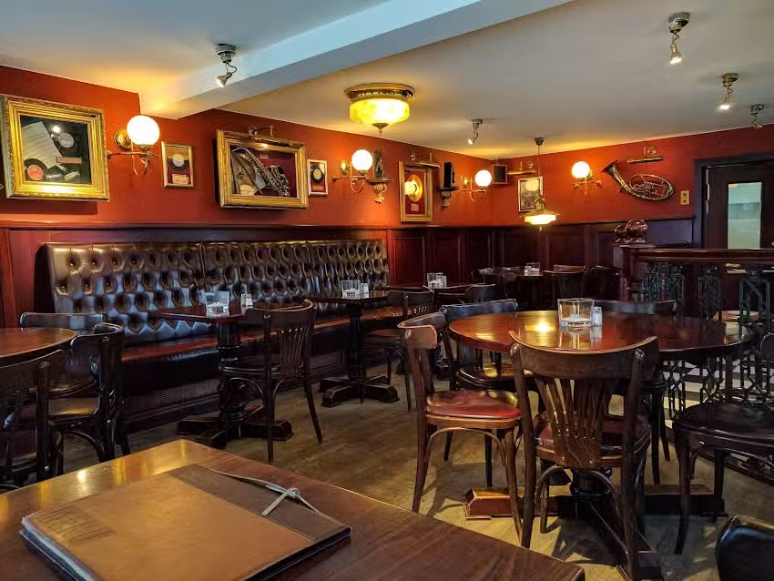 November Cafe Bar Restaurant