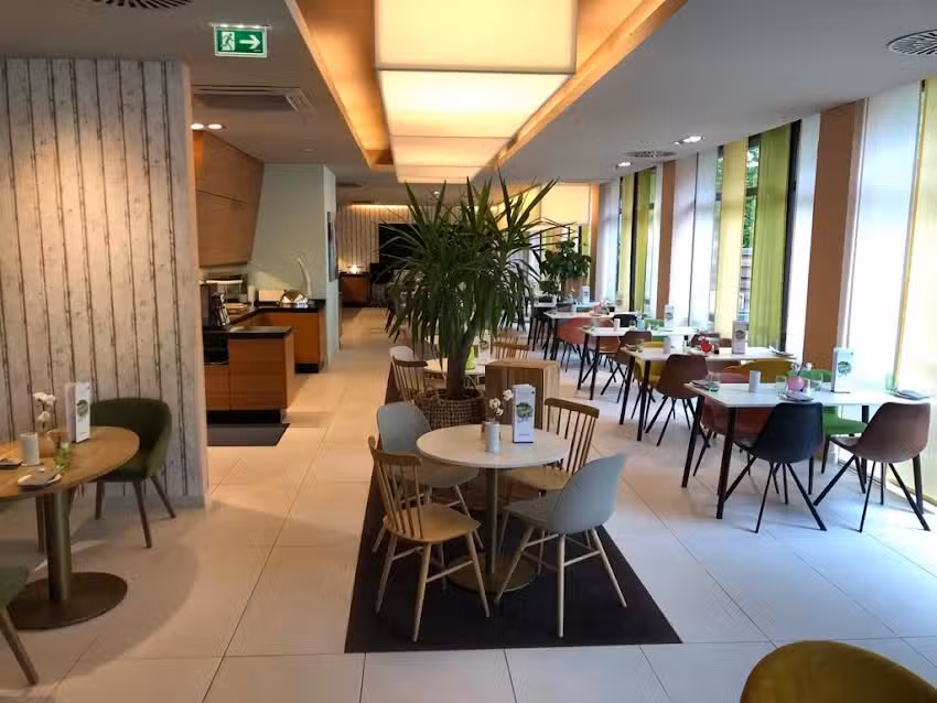 NOVO&sup2; RESTAURANT