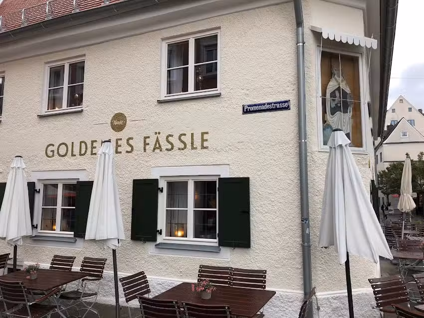 Nui im Goldenen F&auml;ssle