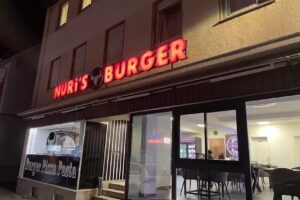 Nuri&rsquo;s Burger