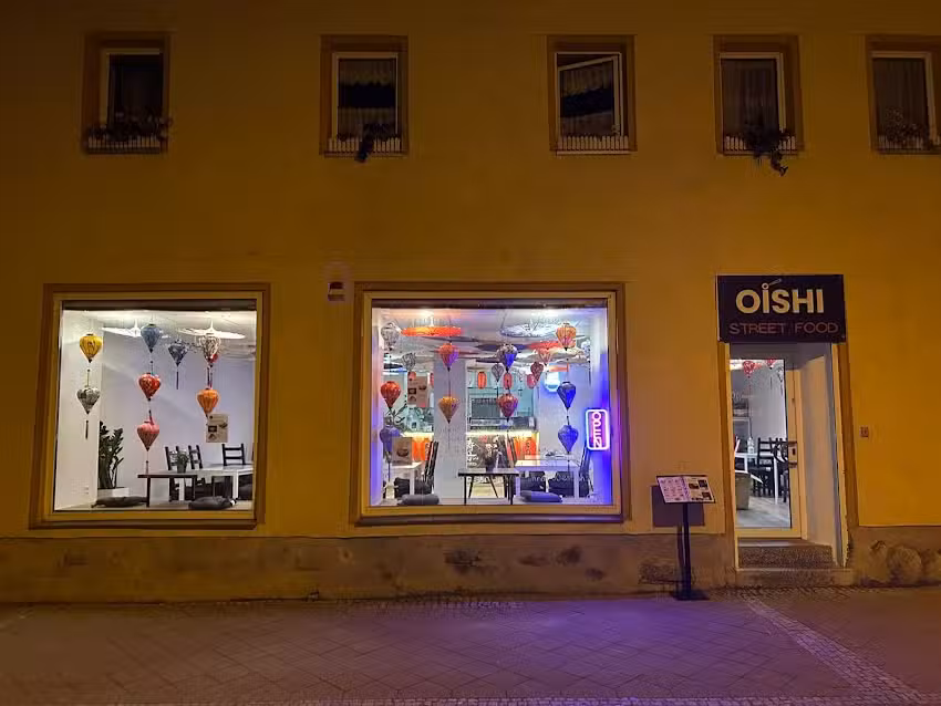 Oishi street food