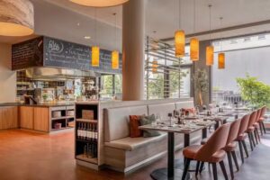 Ol&eacute;o Pazzo Restaurant/Bar