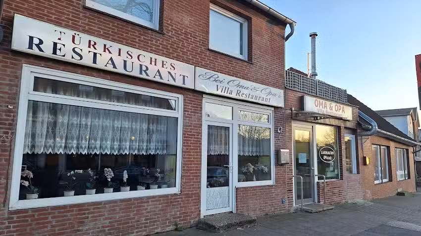 Oma & Opa Villa Restaurant