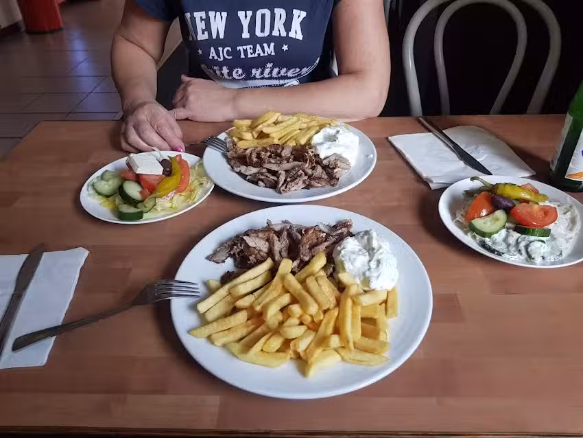 Onkel Thomy Grill Griechisch und International