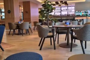 other side – bar’n’kitchen
