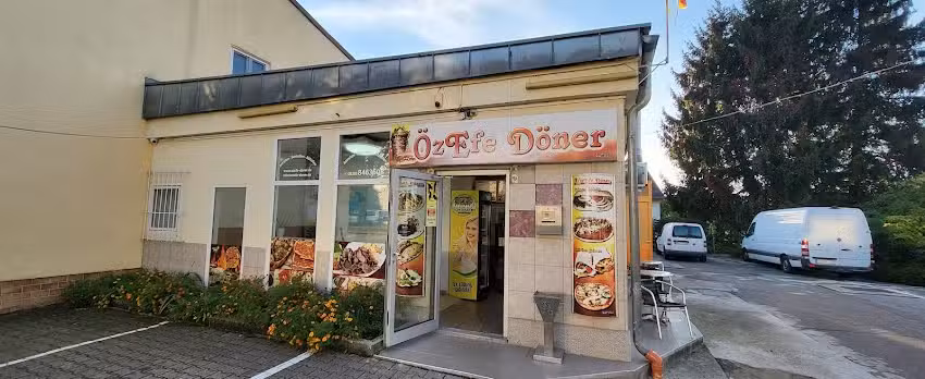 &Ouml;zEfe D&ouml;ner