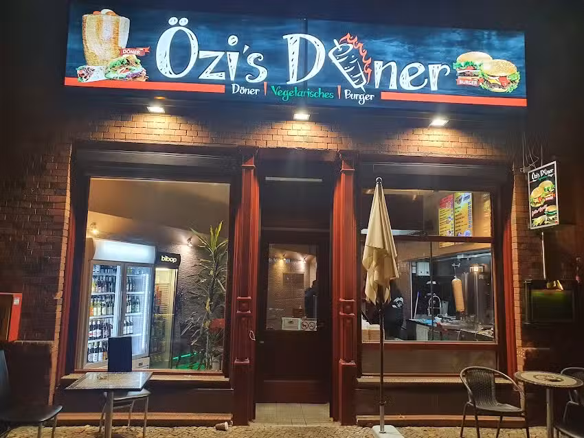 &Ouml;zi&rsquo;s Bistro
