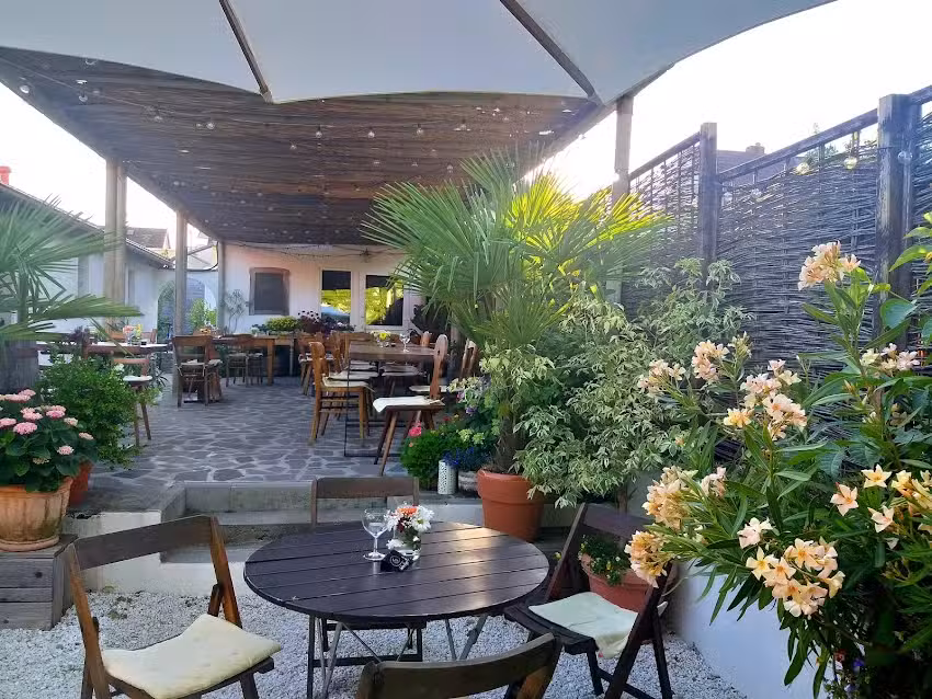 palau | Garten mit Küche