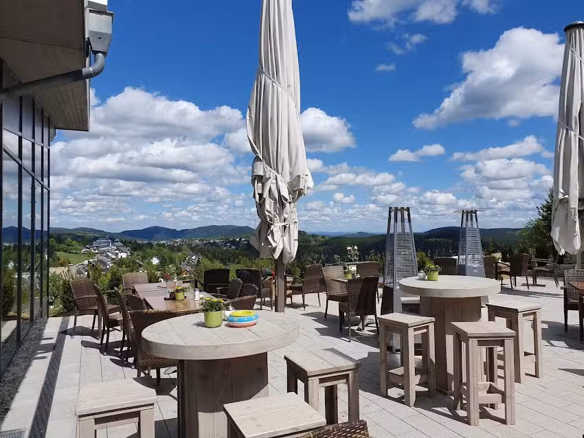 Panorama Restaurant & Caf&eacute;