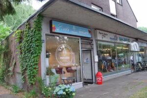 PARADEIS CAF&Eacute; (Bastani Faloodeh)