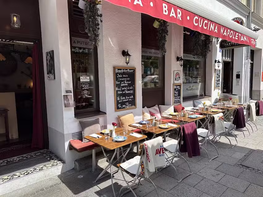 Partenopeo Caff&eacute; & Bistrot