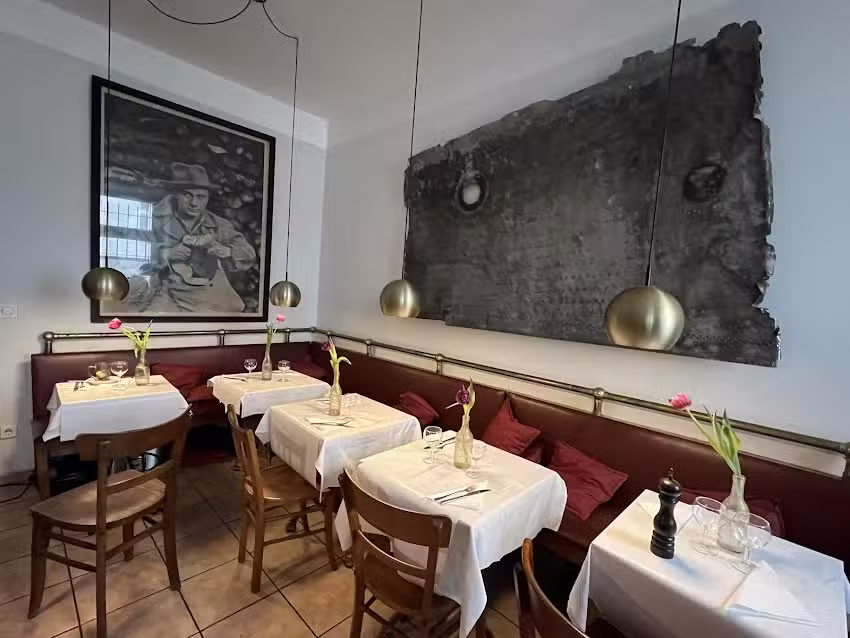 PAS NORMAL Caf&eacute; Bistrot