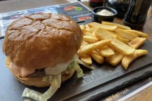 PEACE LOVE & BURGERS