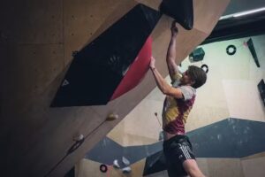 PEAK7 Boulderhalle & Café