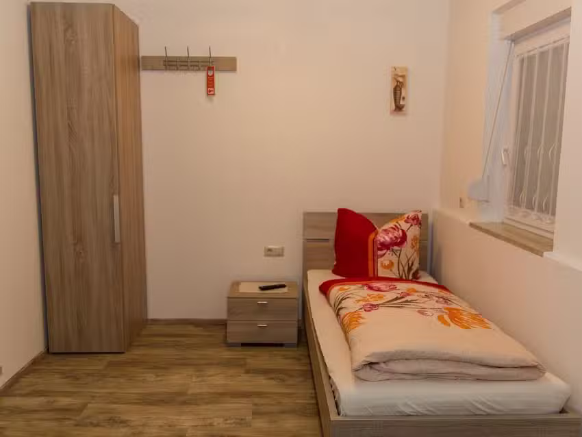 Pension Eichschmid + Biergarten