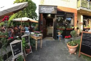Pepazzo Pizzeria • Osteria