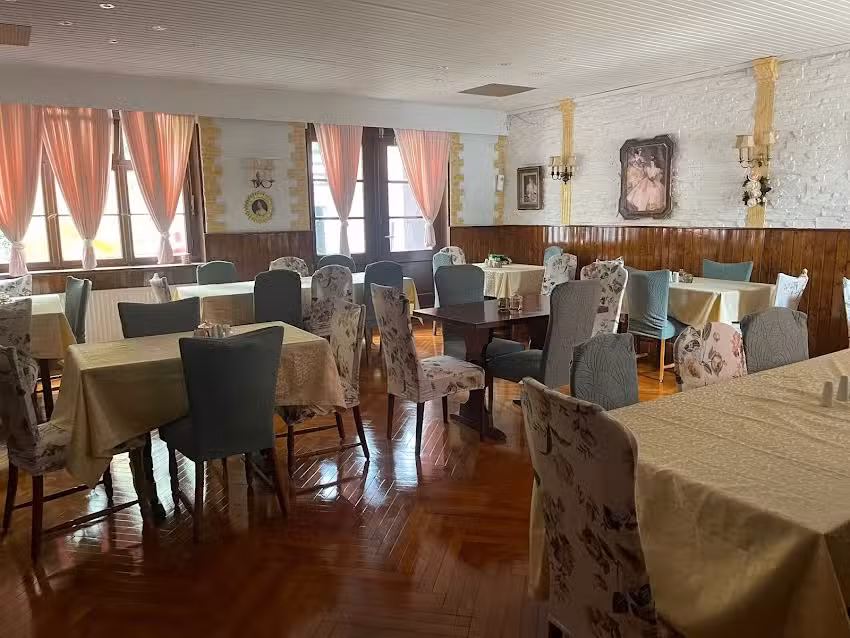 Pera Restaurant-Cafe