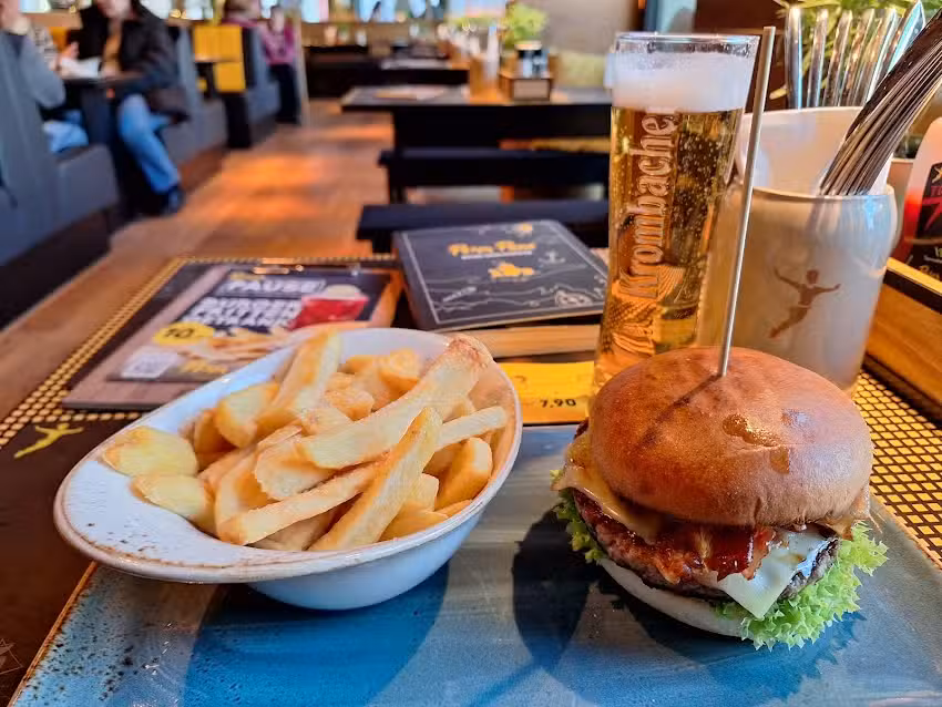 PETER PANE Burgergrill & Bar