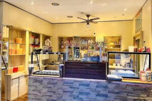 Phong Luu Sushi Bar