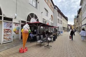 Piazza Italiana – Eis Café Bistrot