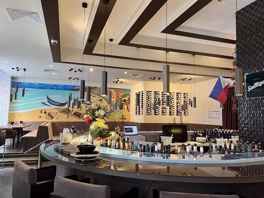 Pinas Asian Philippinisches Restaurant & Karaoke Bar