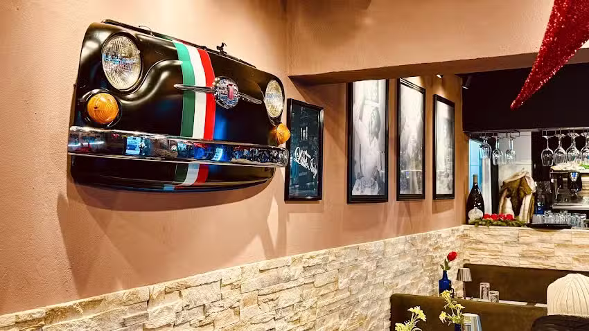 Pino&lsquo;s Pizza Little Italy
