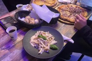 PIZZA HOT Steinofen
