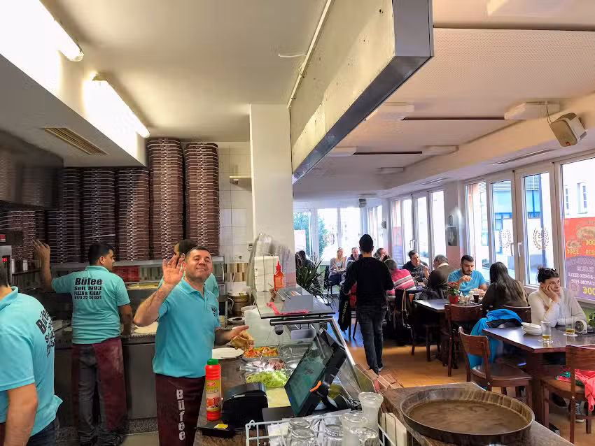 Pizza Kebap B&uuml;fee