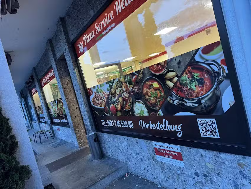 Pizza Service Neus&auml;&szlig;