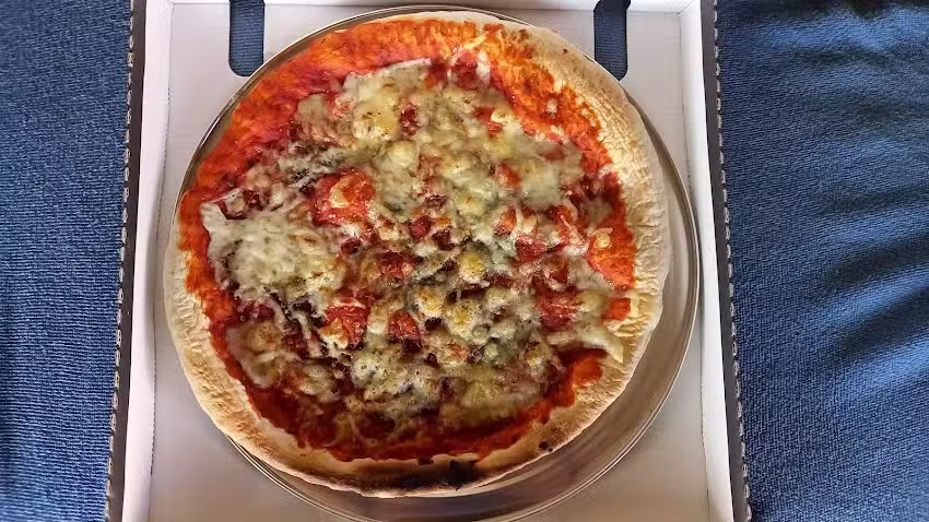 Pizzawelt 24/7 &ndash; Pizza in 3 Minuten