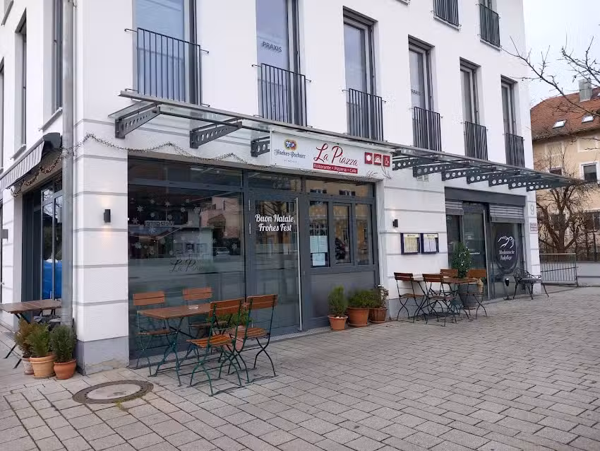 Pizzeria Cafe La Piazza