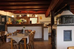 Pizzeria con cucina italiana
