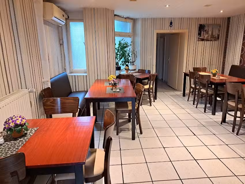 Pizzeria Ermis D&ouml;ner Place