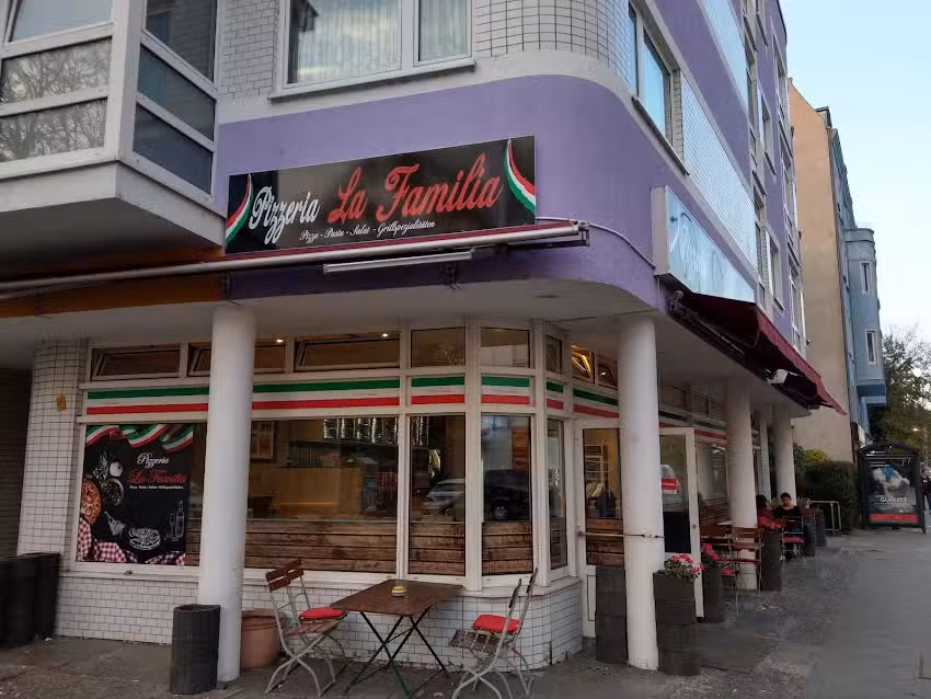 Pizzeria La Familia