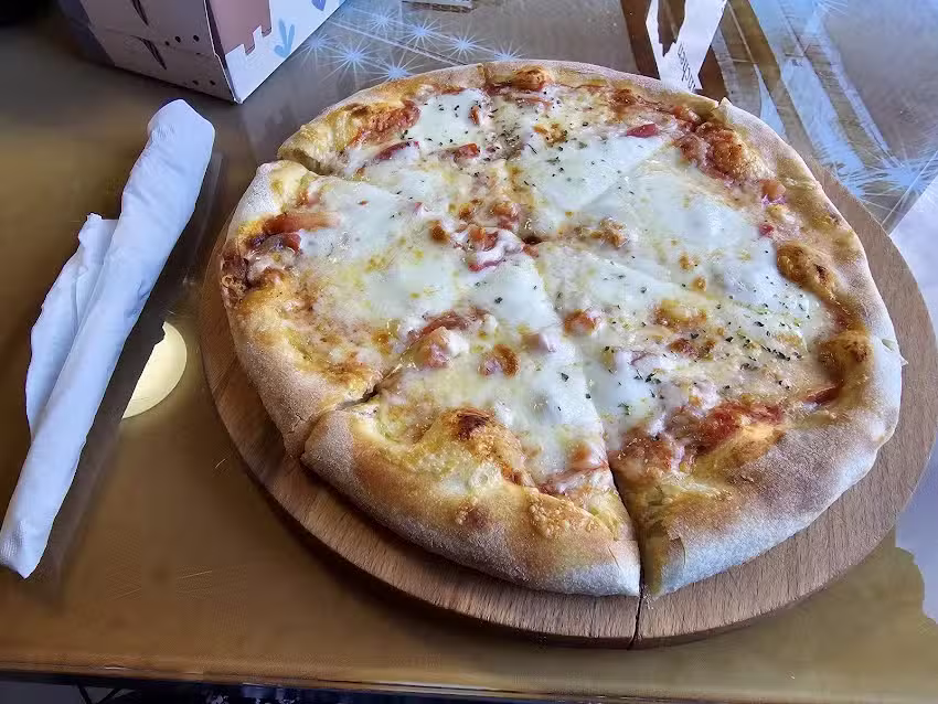 Pizzeria Pepp&eacute; & Kebabhaus