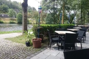 Pizzeria Rialto am Regen
