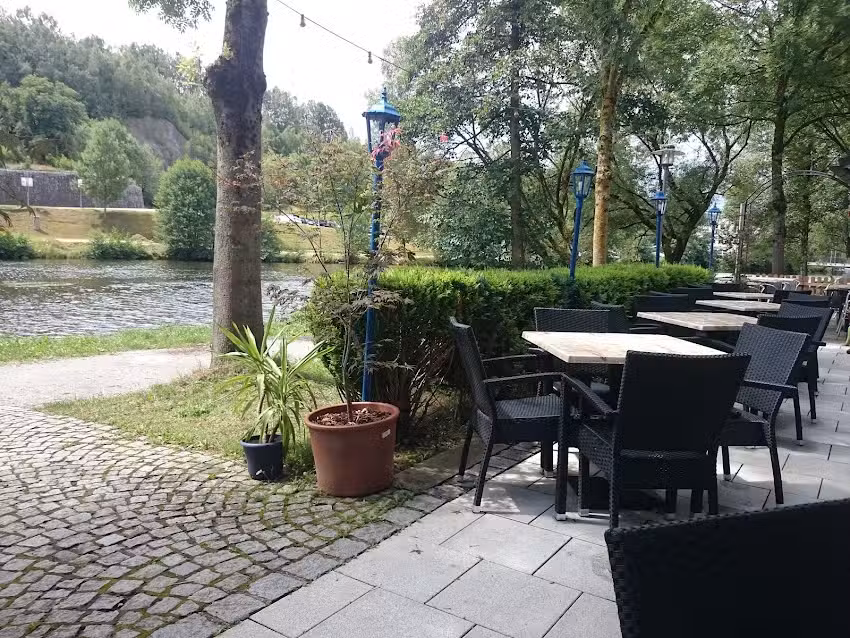 Pizzeria Rialto am Regen