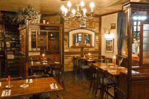 Plaka Griechisches Wein-Restaurant