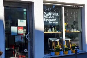 plantyful – vegan takeaway café