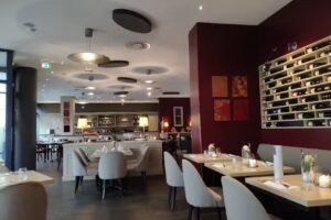 Plaza Grill – Restaurant & Lounge