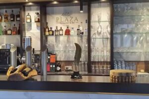 PLAZA Restaurant & Bar