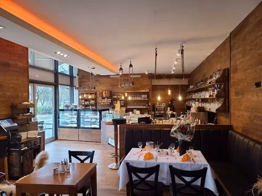 Pl&ouml;tners Caf&eacute;