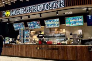 Pommes Freunde | Burger, Currywurst, Loaded Fries, #Vegan & #Halal!