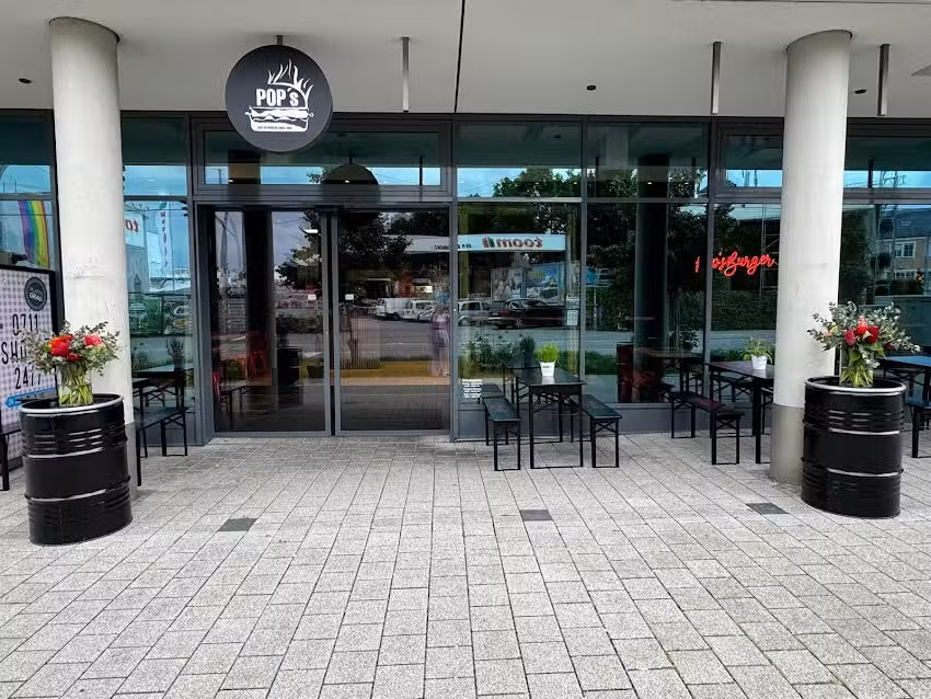 Pops Burger &ndash; Bad Cannstatt Sportsbar