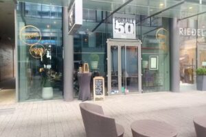 Portale 50 &ndash; Ristorante &ndash; Bar &ndash; Lounge