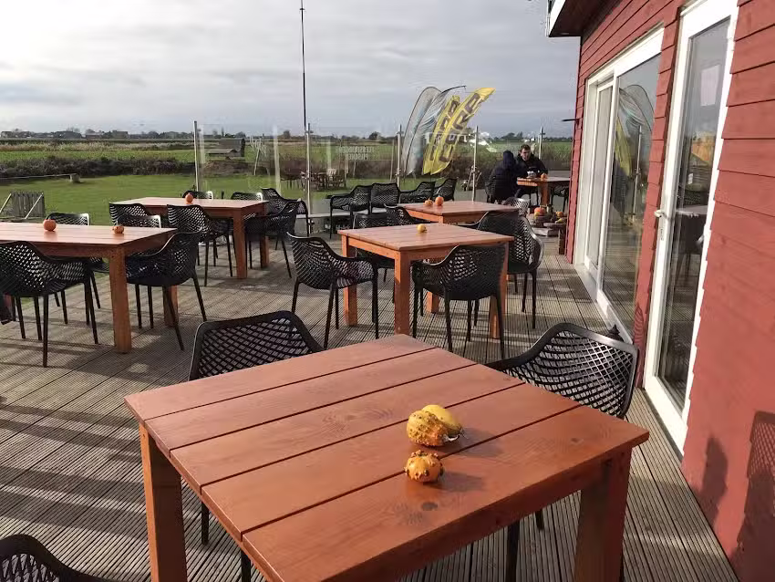 Primesurf Fehmarn &ndash; Caf&eacute; & Bistro, Kiteschule & Wingfoil-Center
