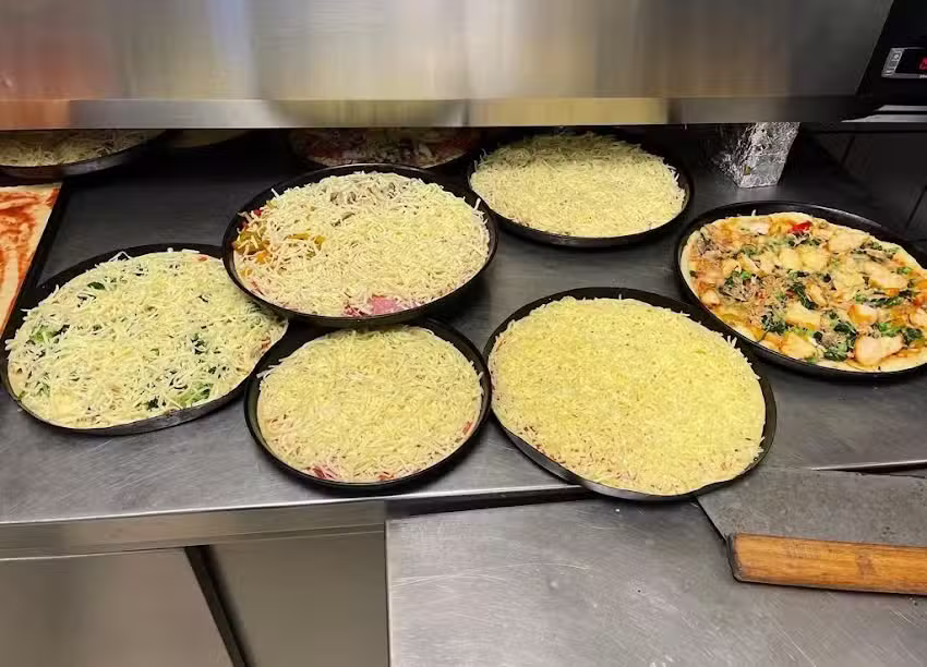Priya Pizza Service