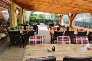 Punjab Restaurant & Pizzeria