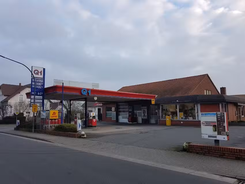Q1 Tankstelle