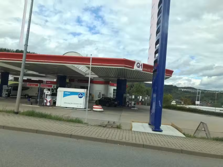 Q1 Tankstelle